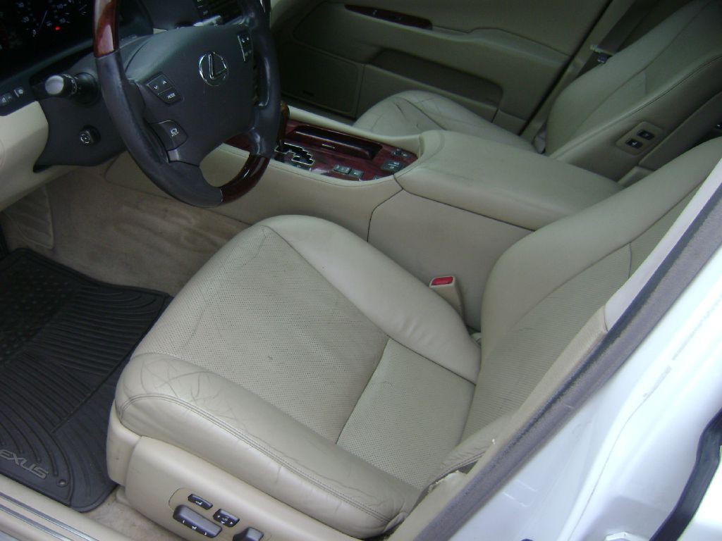 2007 Lexus LS 460 Image 9
