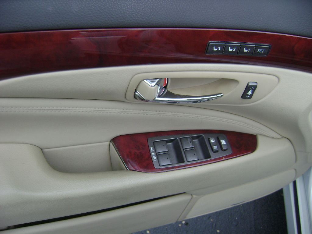 2007 Lexus LS 460 Image 10