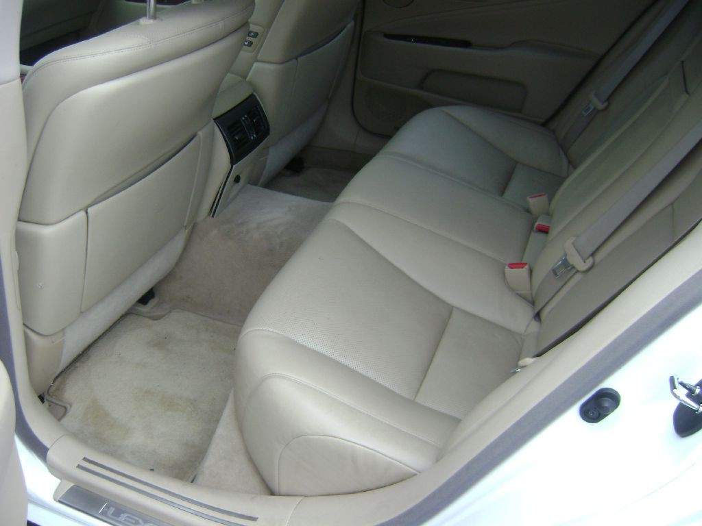 2007 Lexus LS 460 Image 11