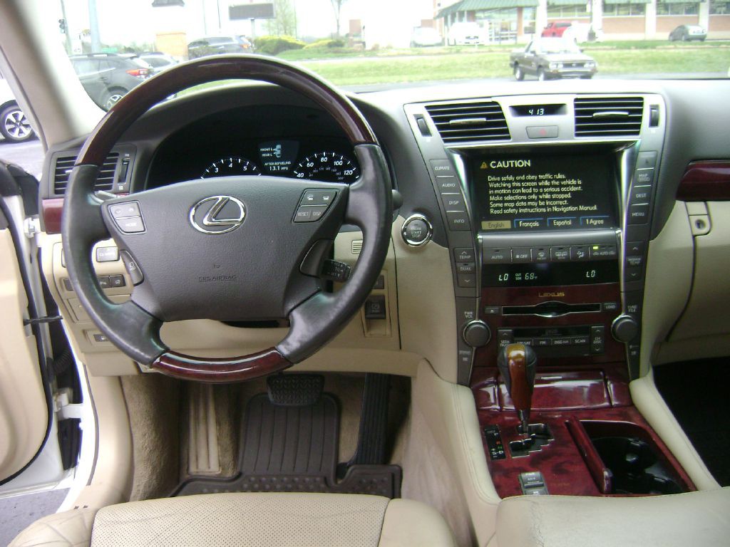 2007 Lexus LS 460 Image 13