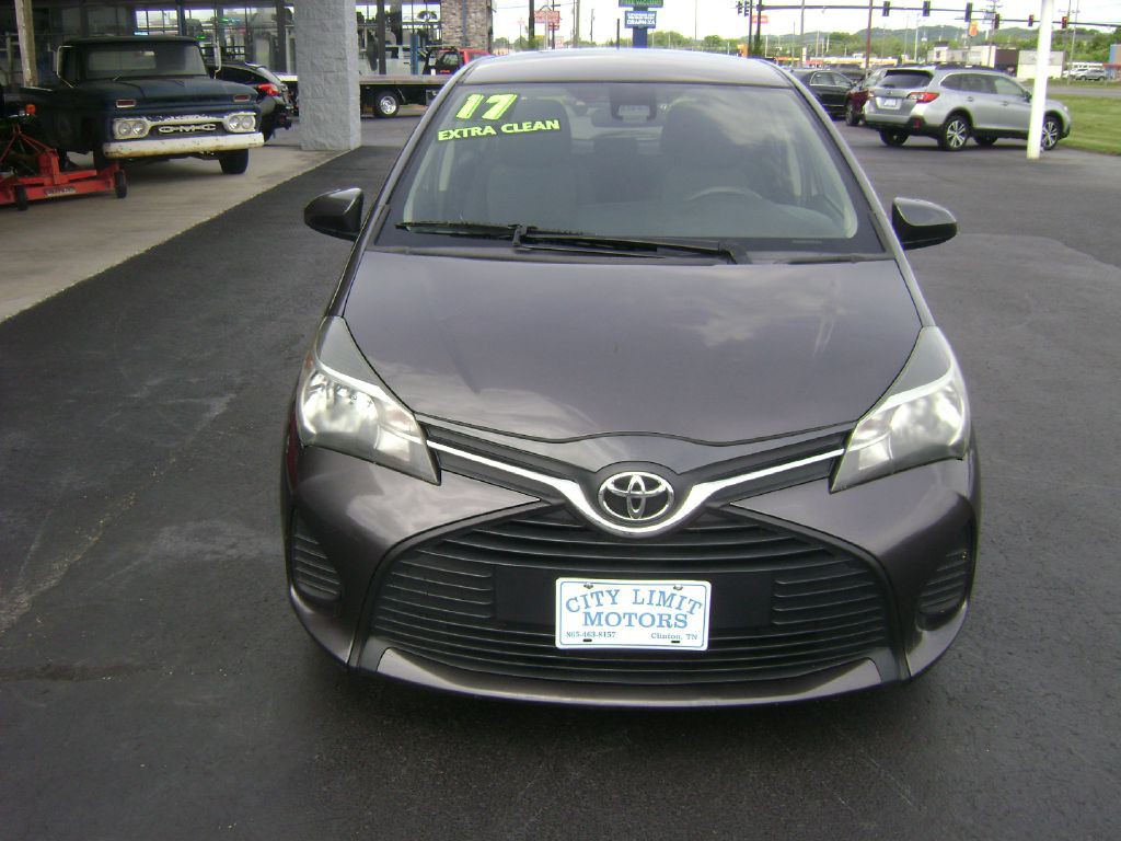 2017 Toyota Yaris Image 2