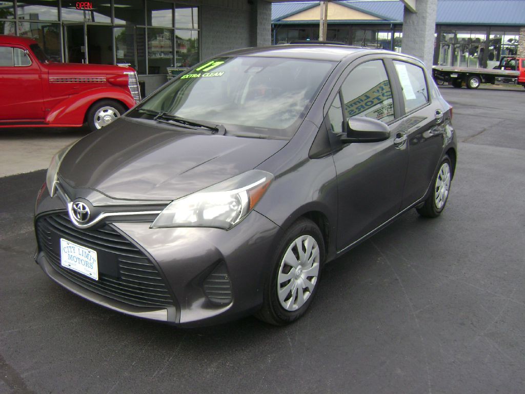2017 Toyota Yaris Image 3