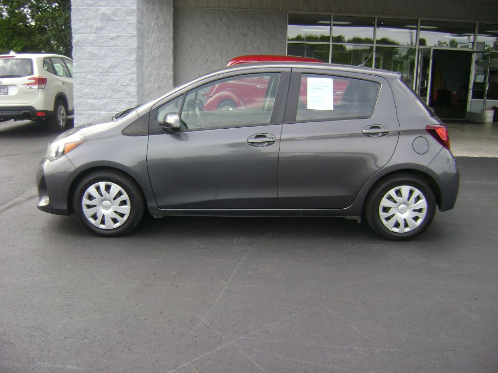 2017 Toyota Yaris Image 4