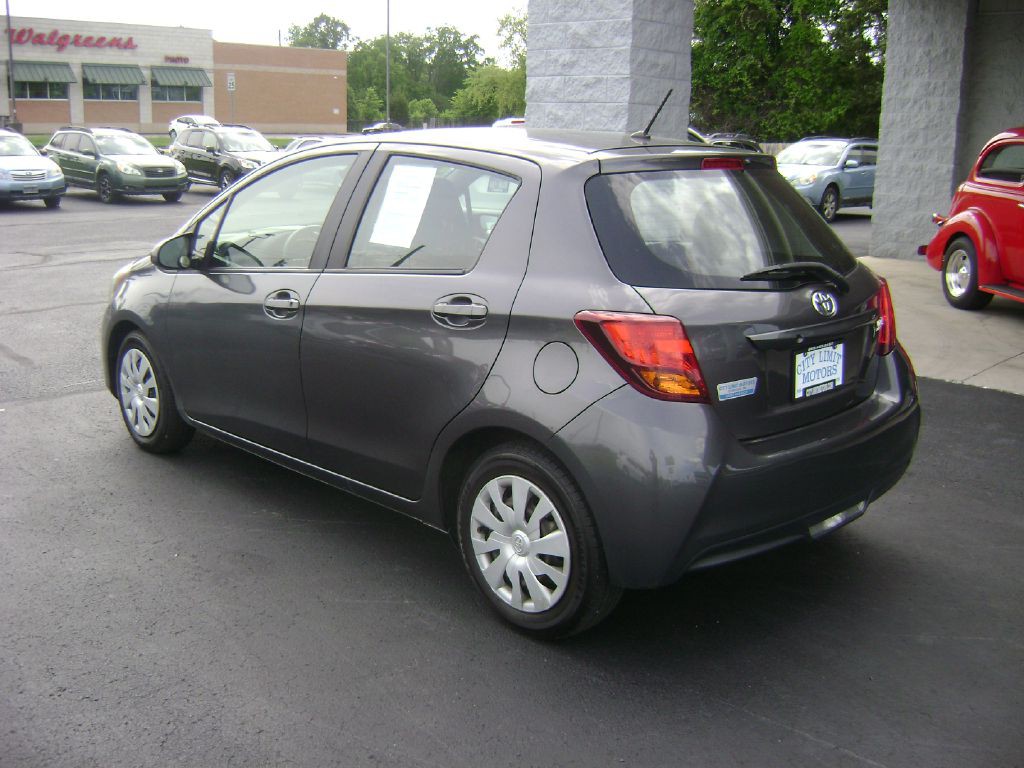 2017 Toyota Yaris Image 5