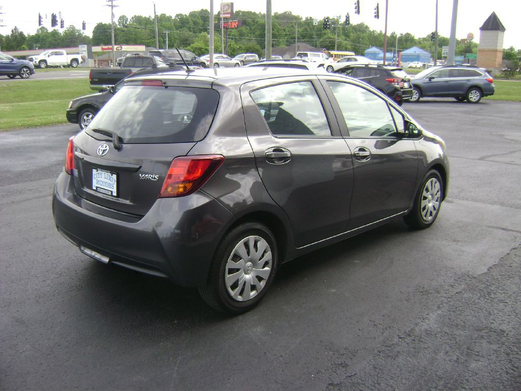 2017 Toyota Yaris Image 7