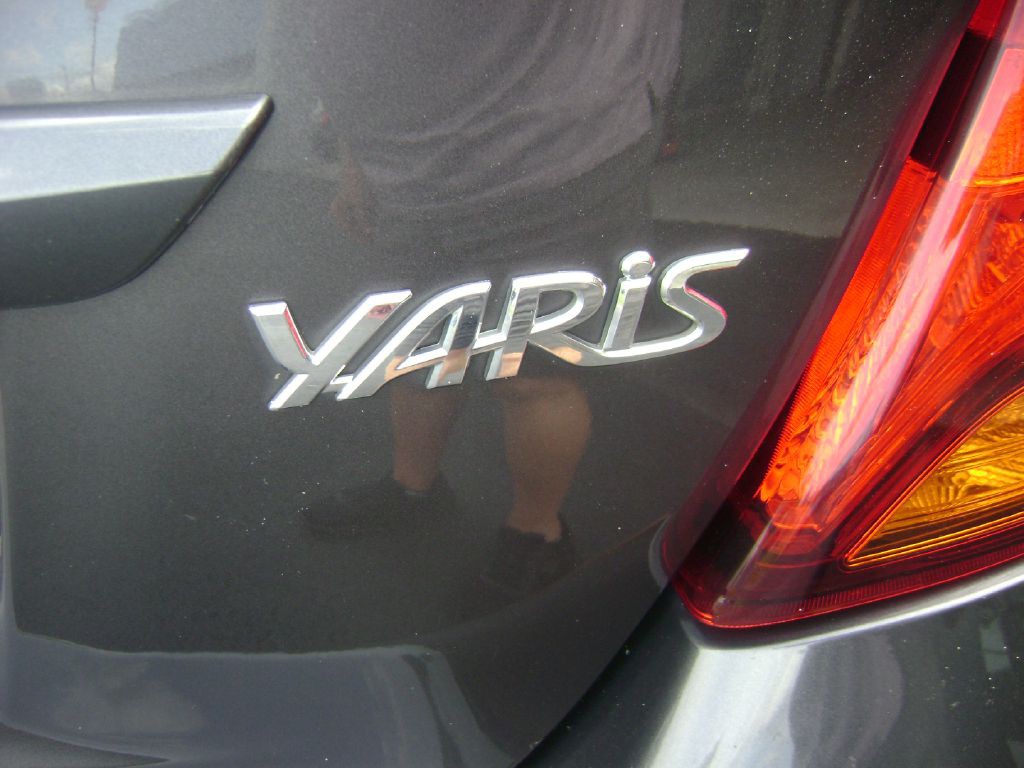 2017 Toyota Yaris Image 13