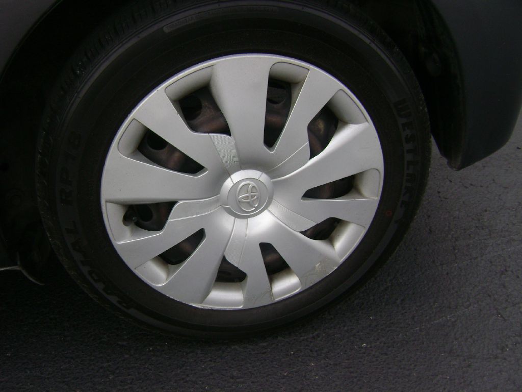 2017 Toyota Yaris Image 15