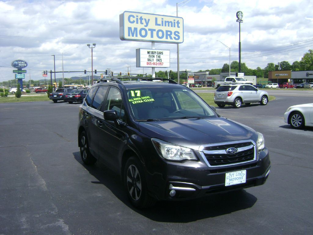 2017 Subaru Forester Image 1
