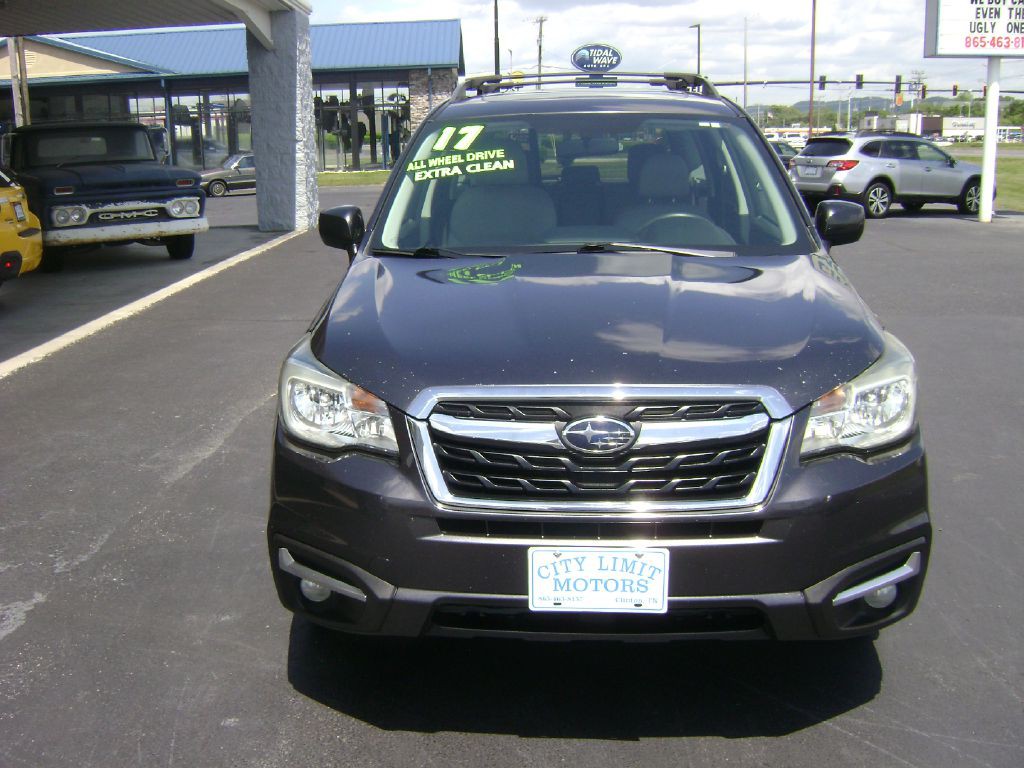 2017 Subaru Forester Image 2