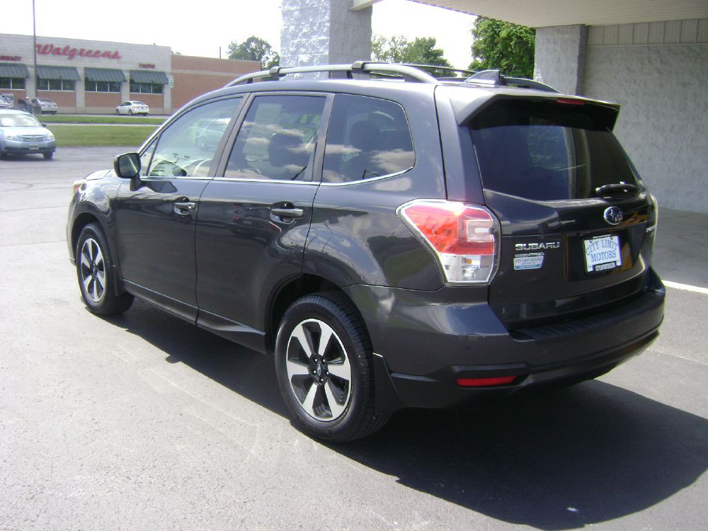 2017 Subaru Forester Image 5