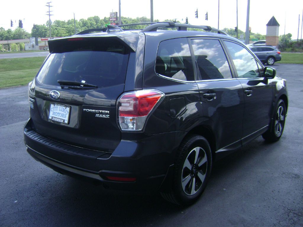 2017 Subaru Forester Image 7