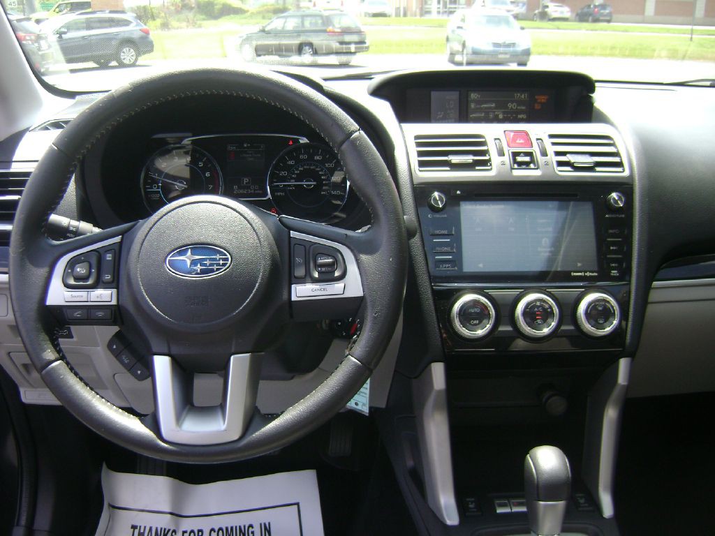 2017 Subaru Forester Image 14