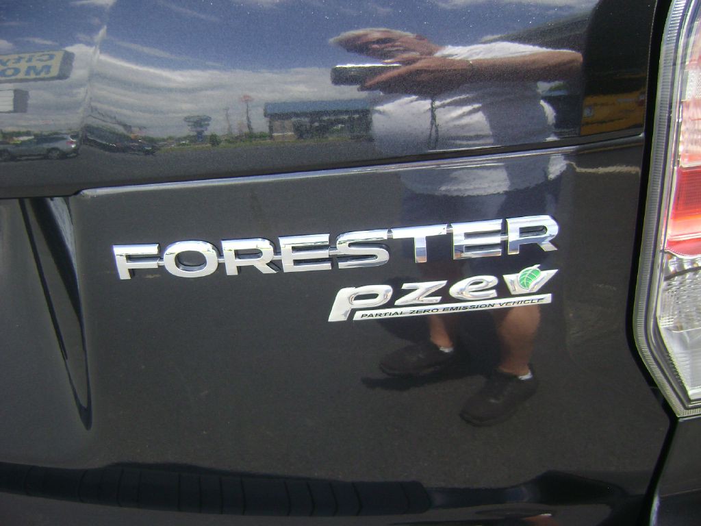 2017 Subaru Forester Image 19