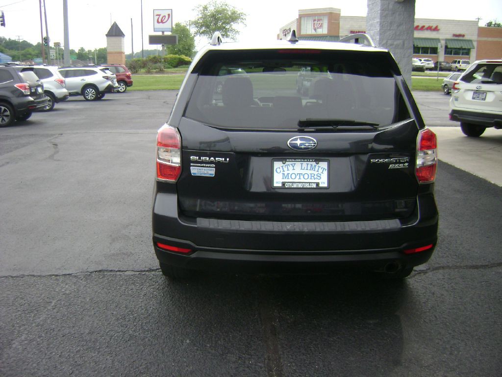 2016 Subaru Forester Image 6
