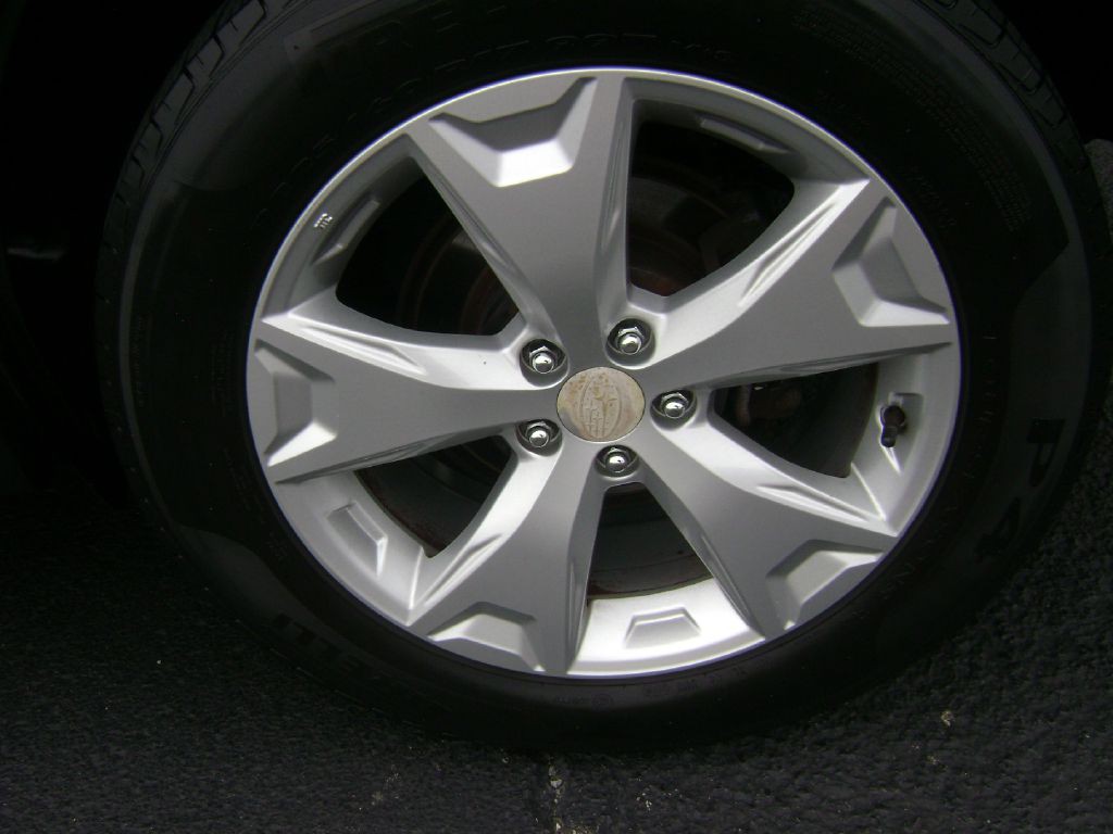 2016 Subaru Forester Image 17