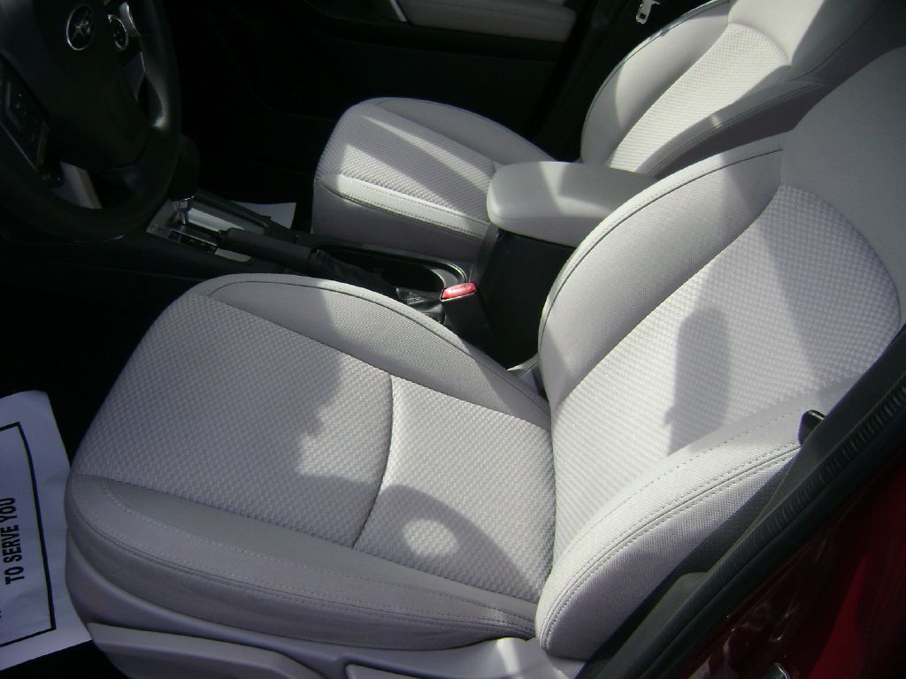 2016 Subaru Forester Image 9
