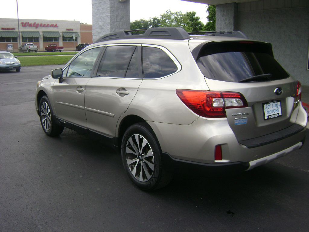 2015 Subaru Outback Image 4