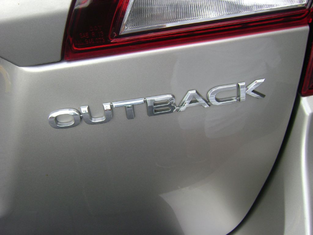 2015 Subaru Outback Image 18