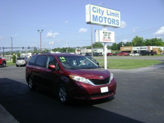 Image for 2014 Toyota Sienna LE ID: 7512192