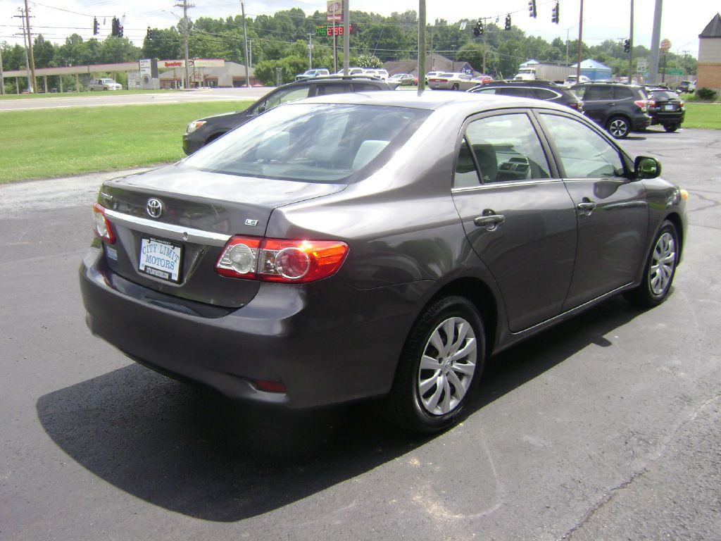 2013 Toyota Corolla Image 7