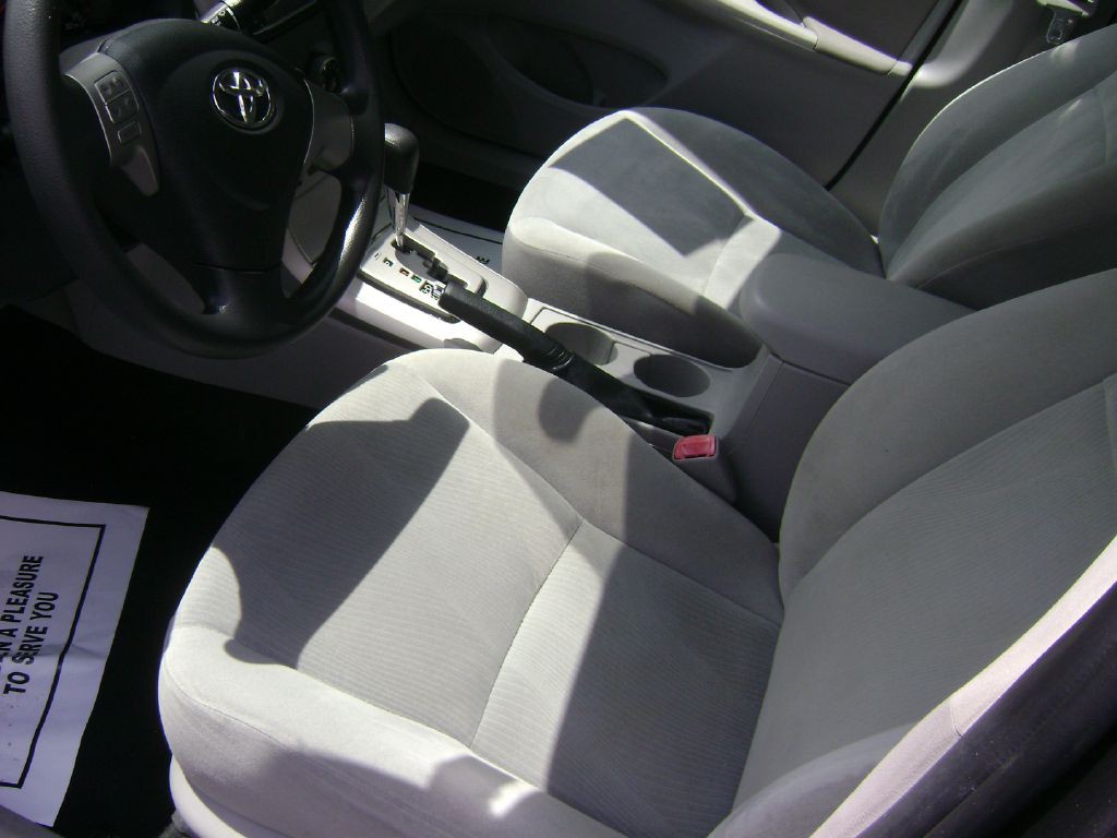 2013 Toyota Corolla Image 9