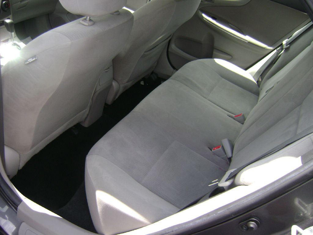 2013 Toyota Corolla Image 12