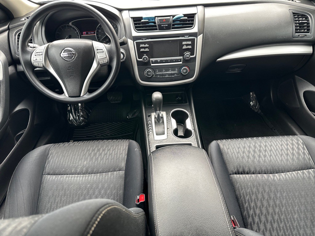 2018 Nissan Altima Image 9