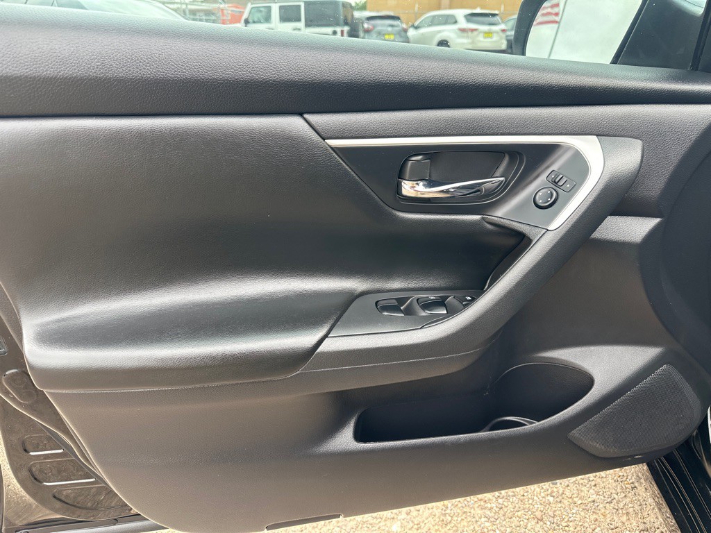 2018 Nissan Altima Image 10