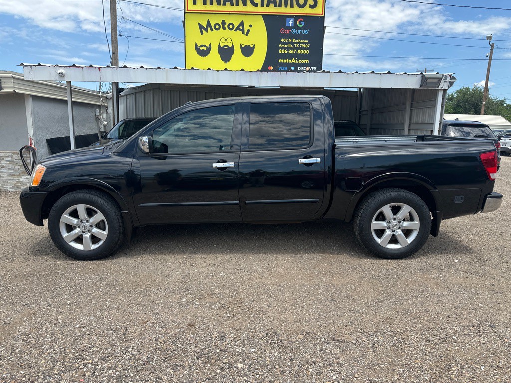 2010 Nissan Titan Image 1