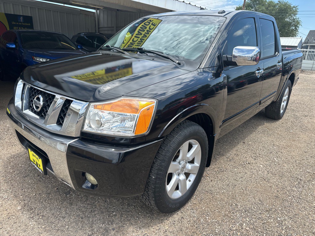 2010 Nissan Titan Image 2