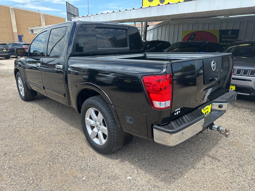 2010 Nissan Titan Image 3