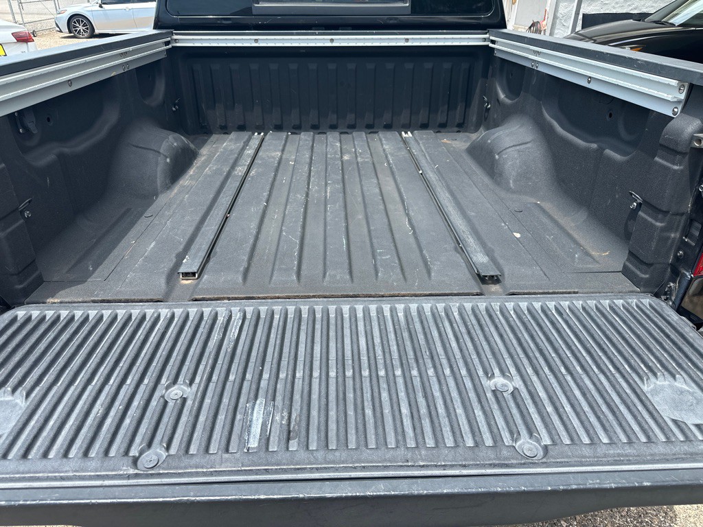 2010 Nissan Titan Image 5
