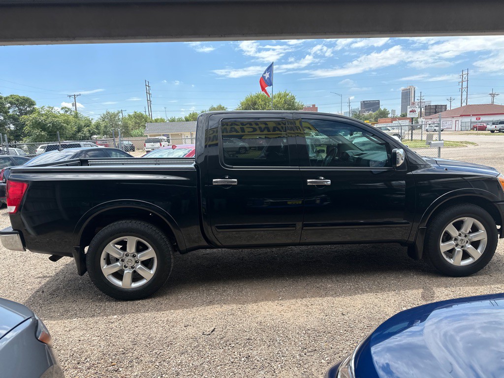 2010 Nissan Titan Image 7