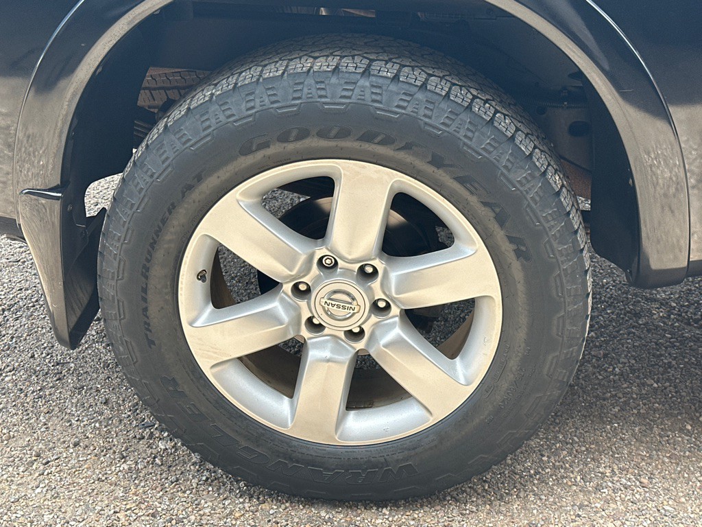 2010 Nissan Titan Image 18