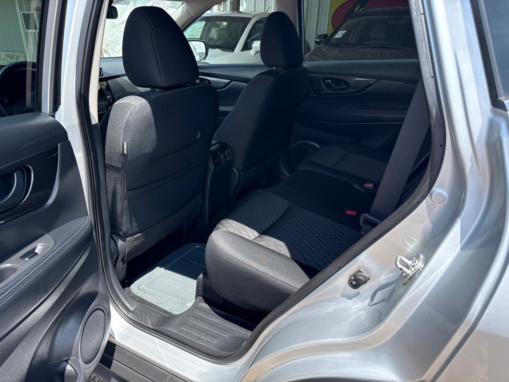 2019 Nissan Rogue Image 10