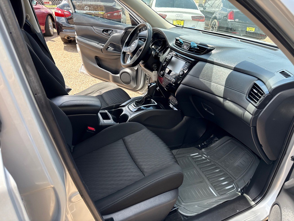 2019 Nissan Rogue Image 13