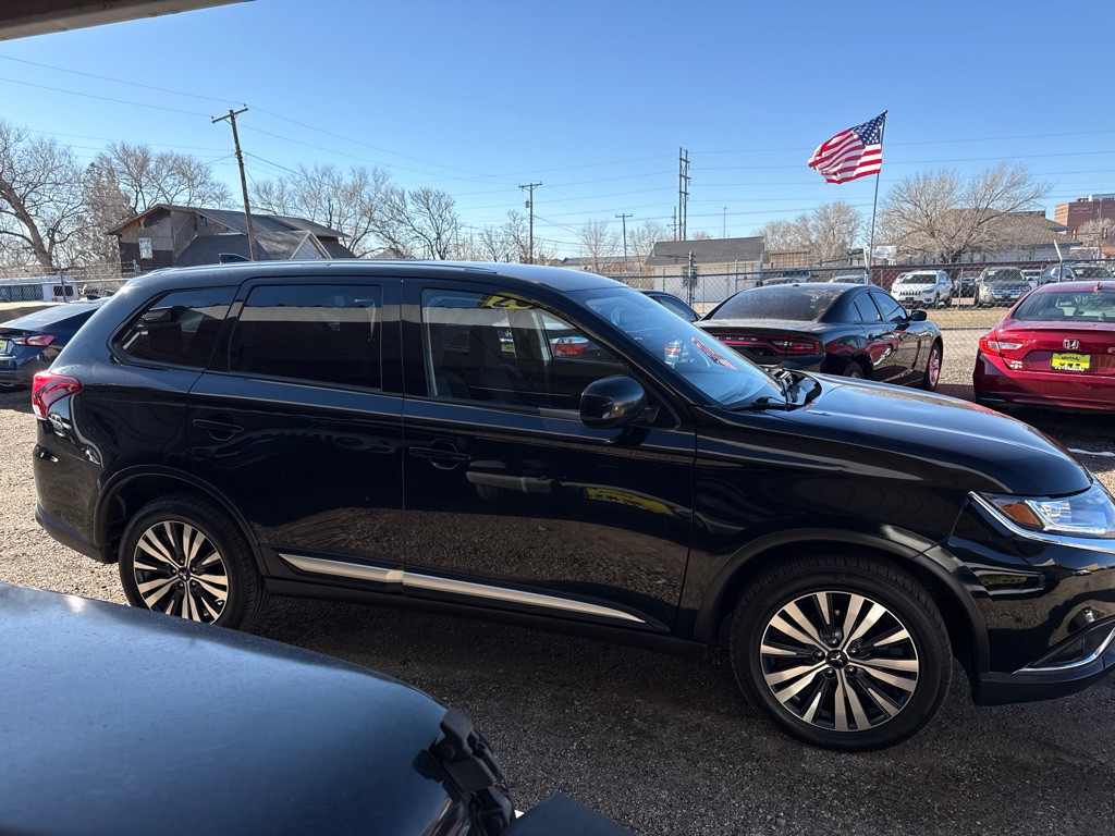 2020 Mitsubishi Outlander Image 5