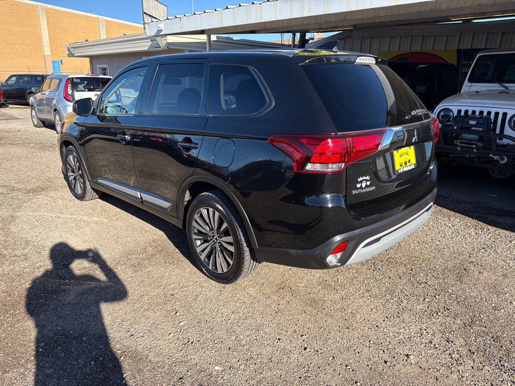 2020 Mitsubishi Outlander Image 8