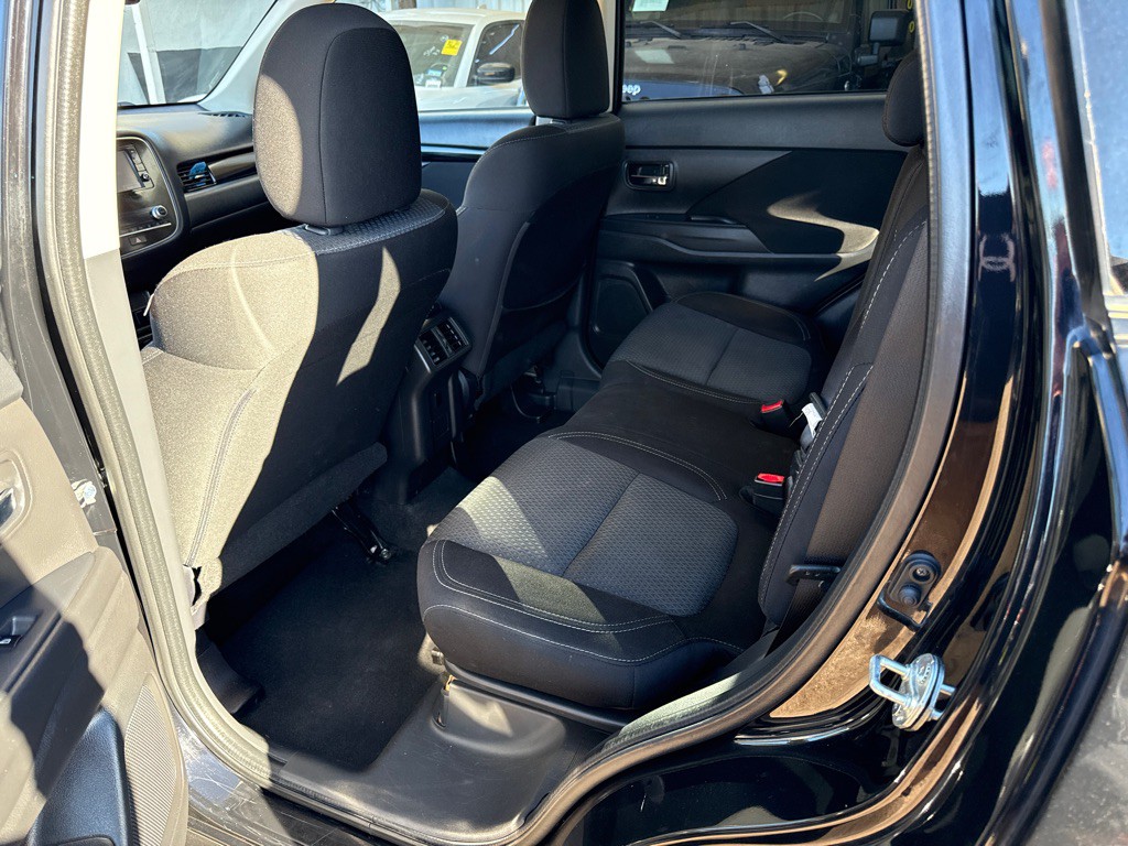 2020 Mitsubishi Outlander Image 10