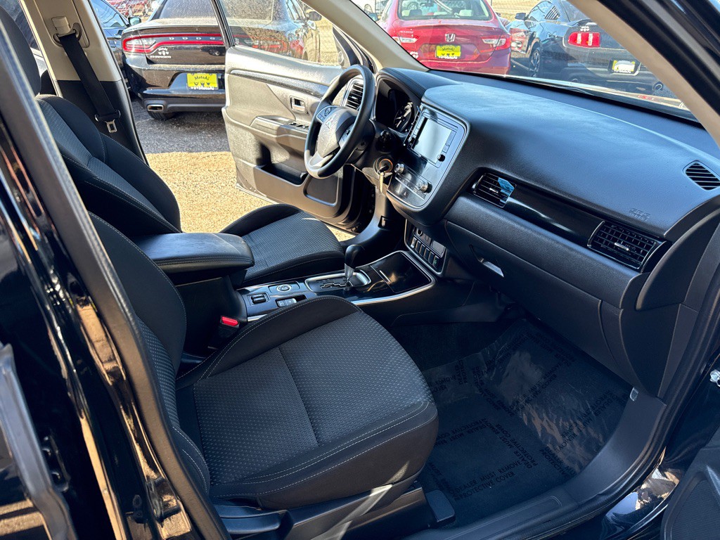 2020 Mitsubishi Outlander Image 13
