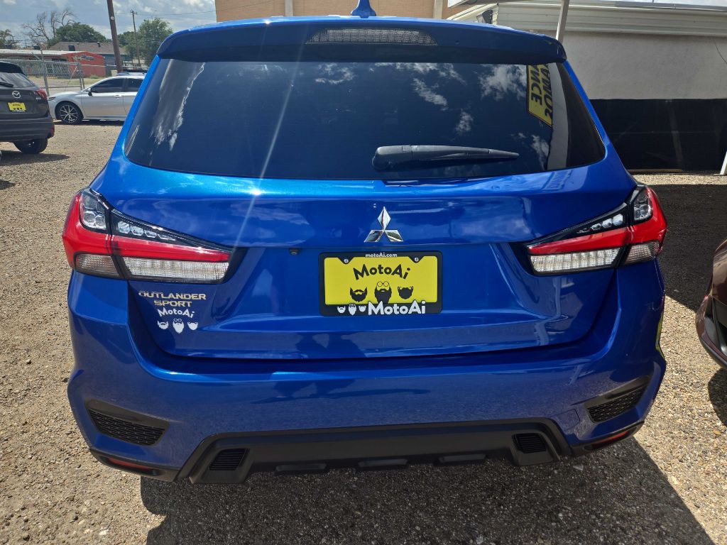 2021 Mitsubishi Outlander Image 3