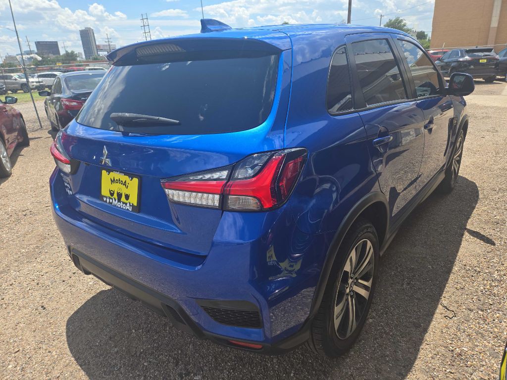 2021 Mitsubishi Outlander Image 4