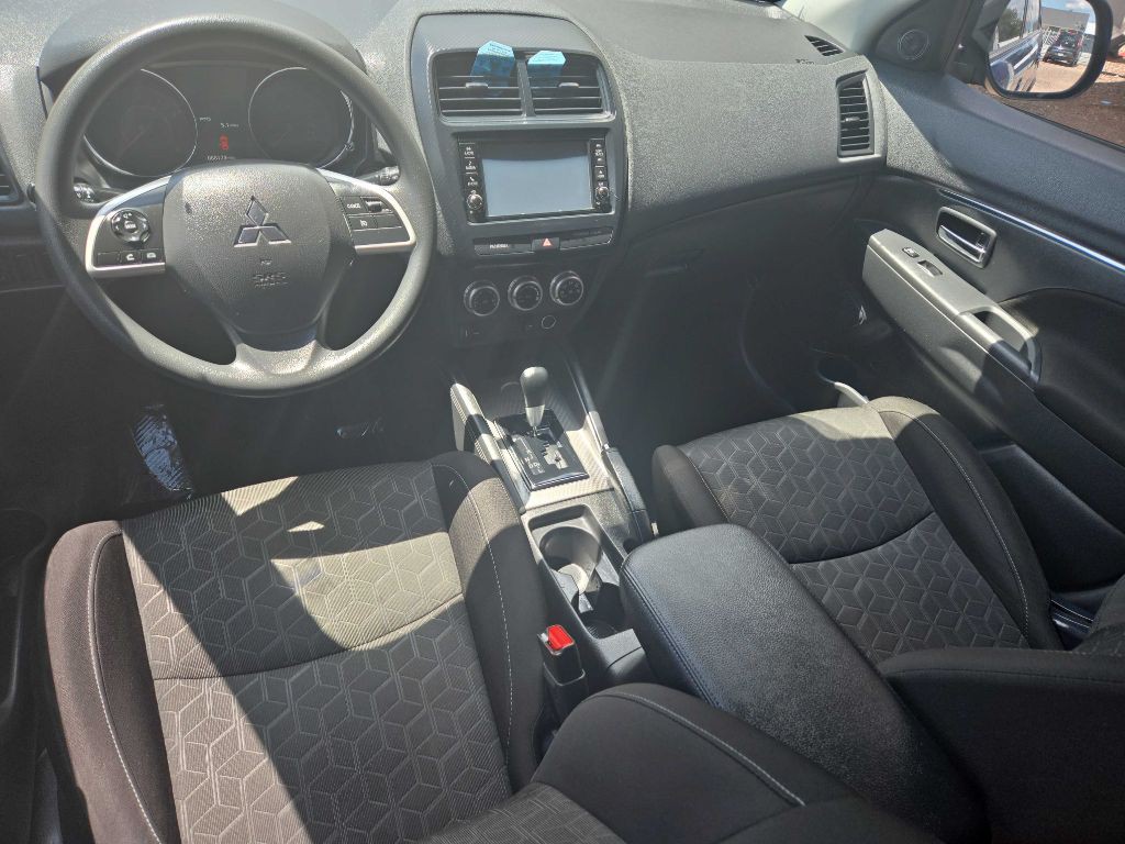 2021 Mitsubishi Outlander Image 11