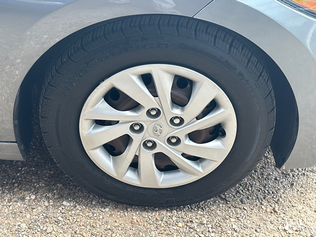 2018 Hyundai Elantra Image 17