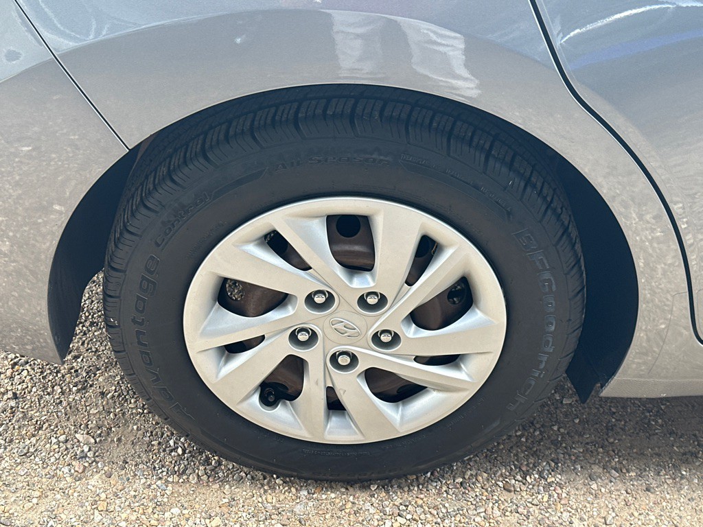 2018 Hyundai Elantra Image 18