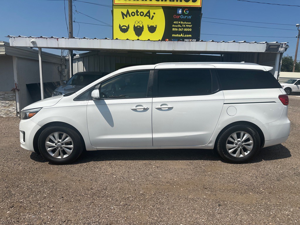 2017 Kia Sedona Image 1
