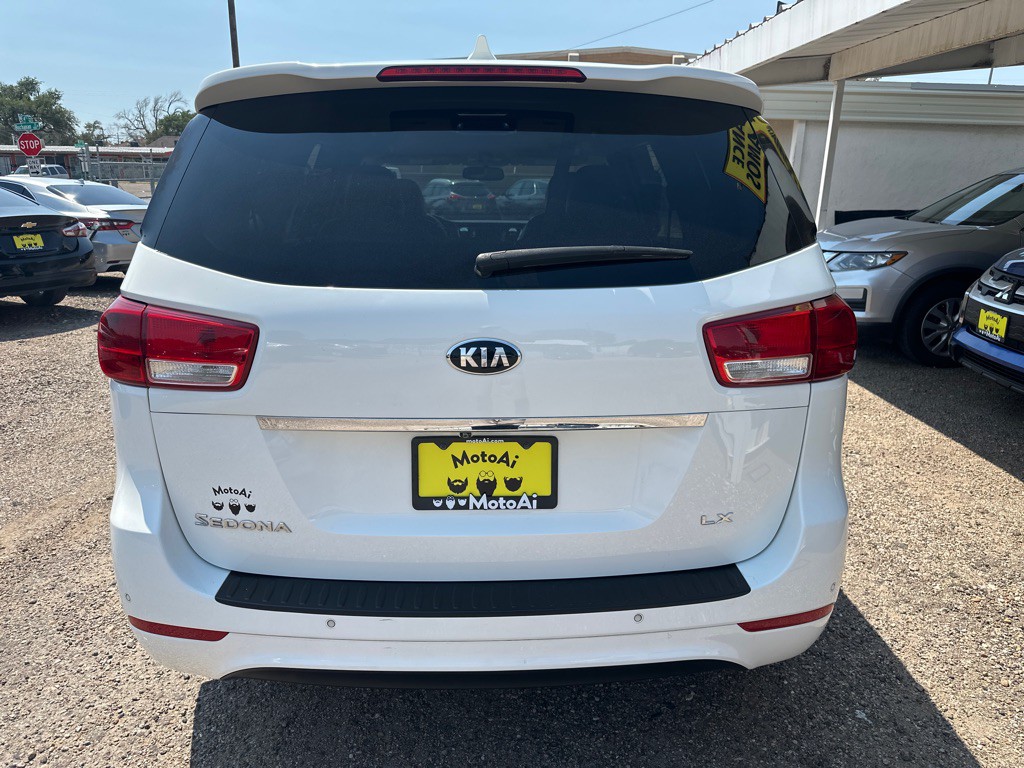 2017 Kia Sedona Image 4