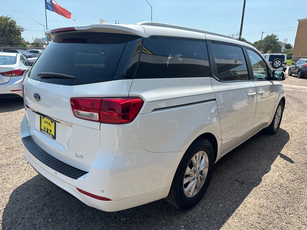 2017 Kia Sedona Image 5
