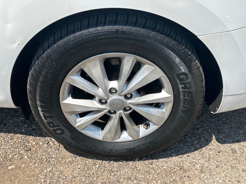 2017 Kia Sedona Image 16