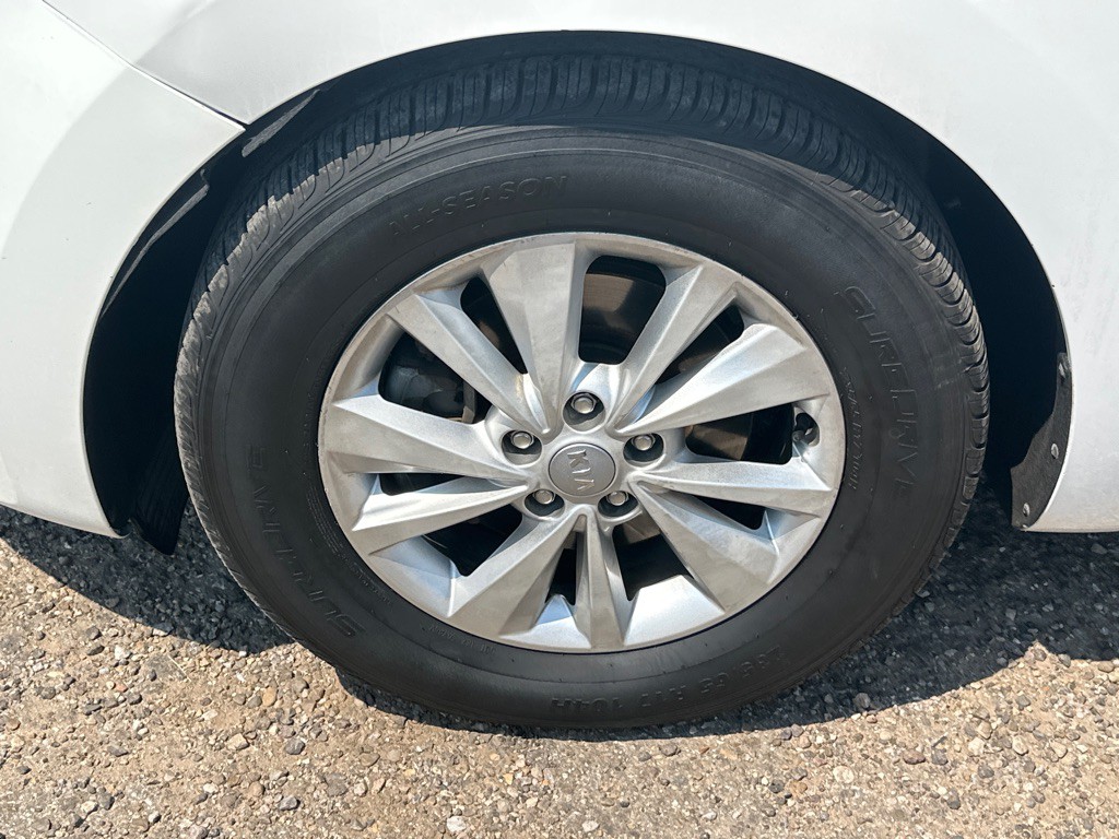 2017 Kia Sedona Image 17